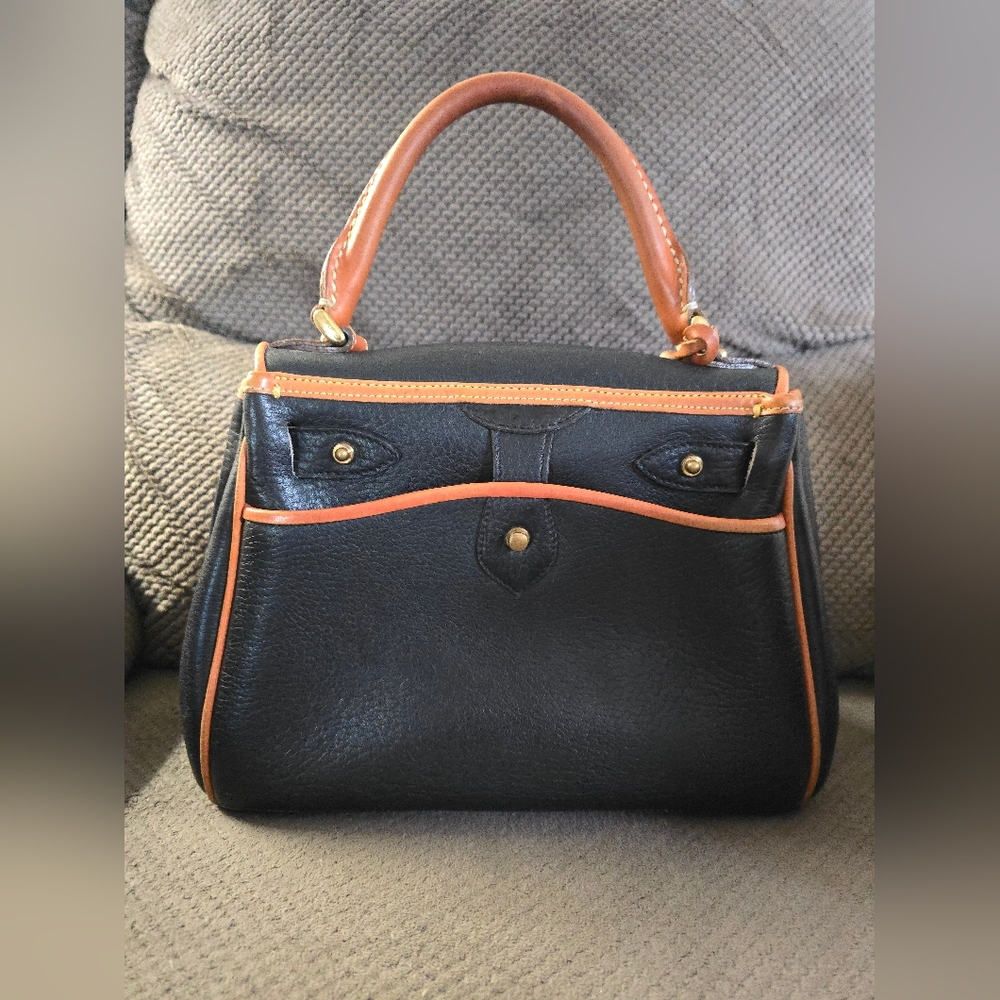 Classic Black and Tan Leather Bag - Picture 2 of 9